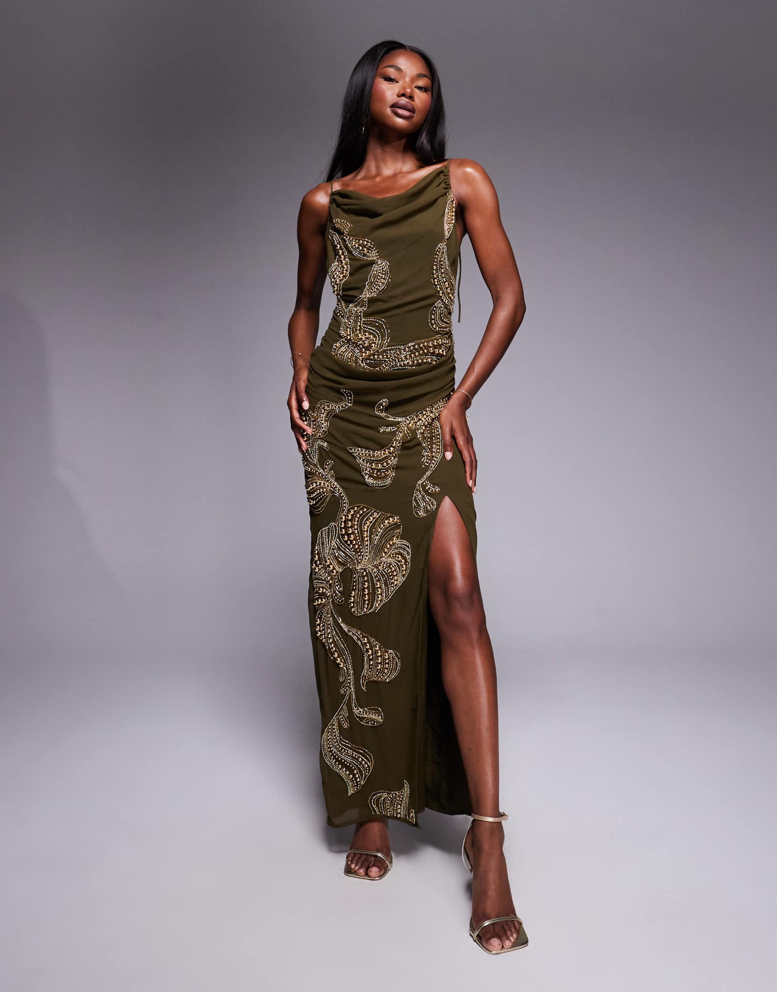 Макси-платье с драпированной юбкой и накладными карманами ASOS DESIGN с заниженной талией и украшениями цвета хаки