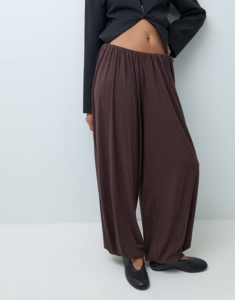 ASOS DESIGN draperede oversized jersey-ballonbukser i chokolade - view 1