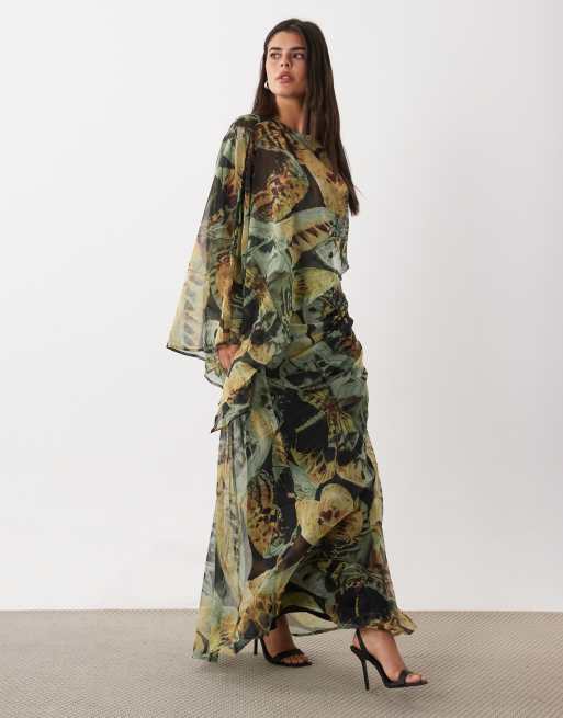 ASOS DESIGN draperet batwing-maxikjole med asymmetrisk ét ærme i grøn dragonfly-print, 2 af 4