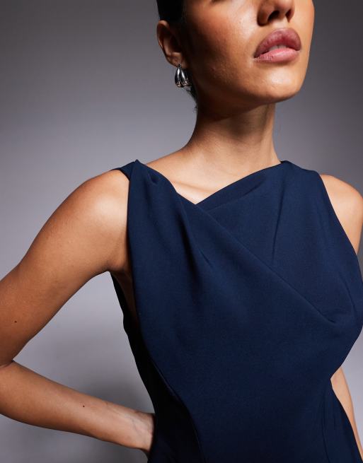 ASOS DESIGN – Drapierter Jumpsuit in Marineblau mit verdrehtem Trägerdetail, 4 von 4