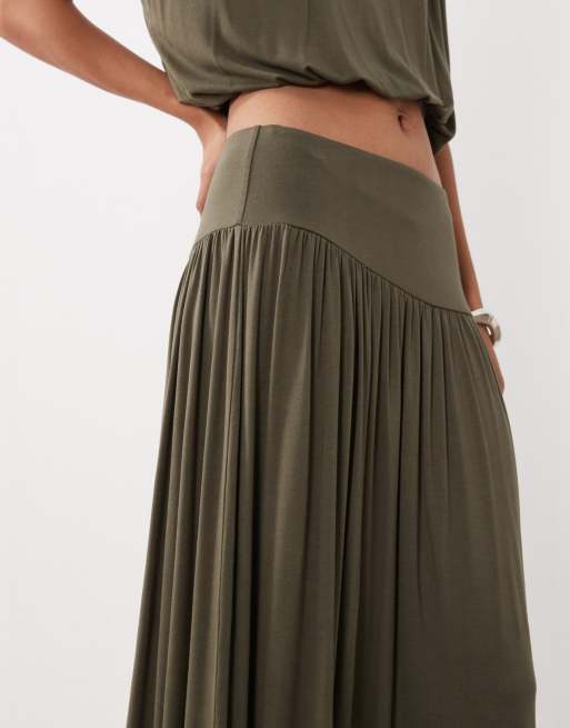ASOS DESIGN drapierter Kombiteil-Rock aus Modal mit Falten in Khaki, 3 von 5