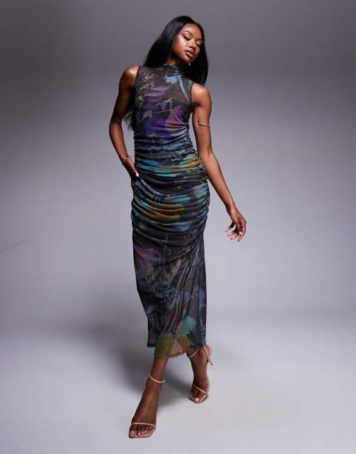 ASOS DESIGN – Drapiertes Kleid aus gerafftem Mesh mit abstraktem Print und Stehkragen