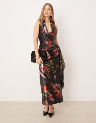 ASOS DESIGN - Drapiertes Maxikleid aus Stretch-Satin mit Spitzenborte und dunklem Blumenmuster-Bunt