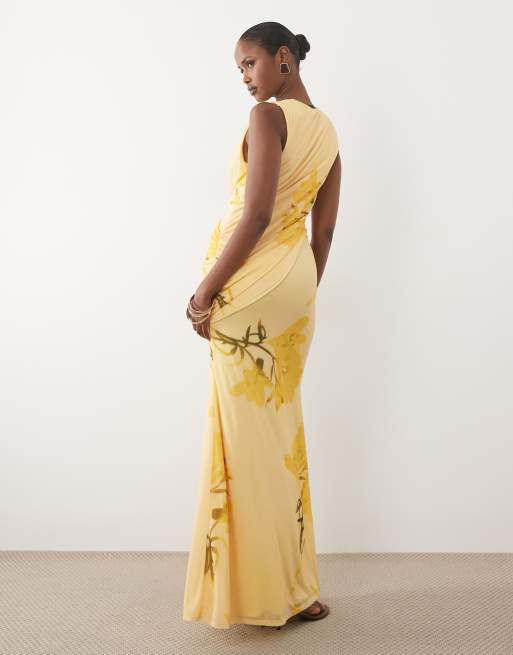 ASOS DESIGN – Drapiertes Maxikleid in Gelb geblümt mit Schaldetail und tiefem Ausschnitt, 3 von 4