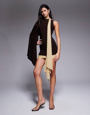 ASOS DESIGN - Drapiertes Minikleid in Schokobraun mit einem Ärmel und Schaldetail zum Binden-Brown