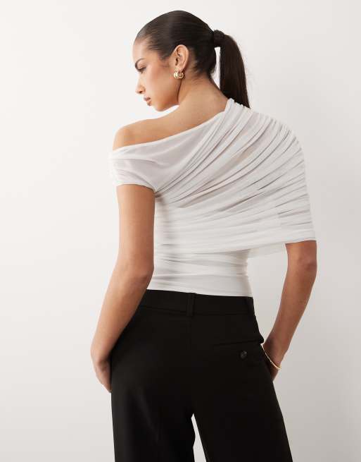 ASOS DESIGN – Drapiertes One-Shoulder-Oberteil in Creme aus Netzstoff mit geraffter Taille, 2 von 4