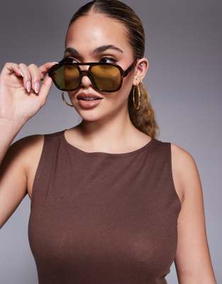 ASOS DESIGN - Drapiertes T-Shirt in Schokobraun mit Wasserfallausschnitt
