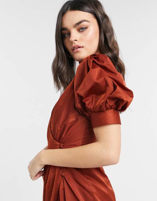 ASOS DESIGN – Drapowana kopertowa sukienka midi z satyny z bufkami, 3 z 4