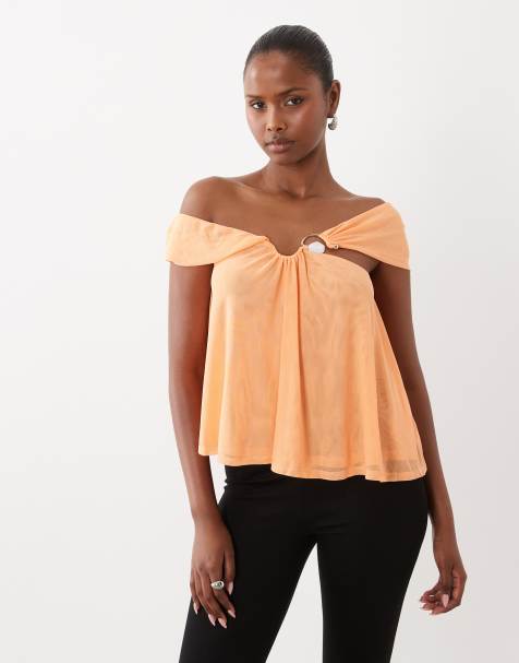 ASOS DESIGN drapowany top bandeau z siateczki ze zdobieniem z elementów metalowych w kolorze brzoskwiniowym - view 1