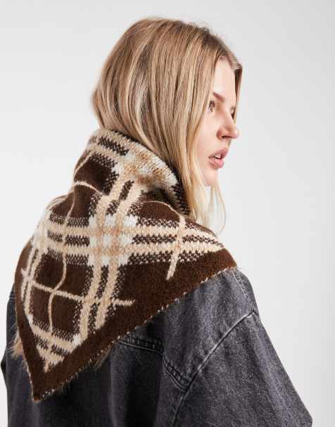 ASOS DESIGN – Dreieckiger Strickschal mit gebürstetem Karomuster - view 1