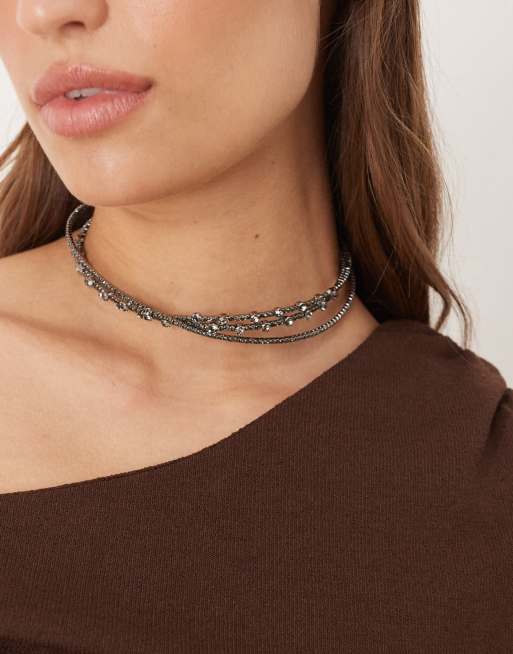 ASOS DESIGN – Dreireihige Choker-Halskette mit Kunstkristallen, 2 von 3