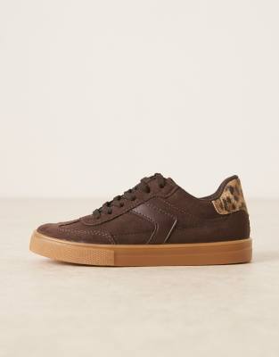  Drift lace up trainers in chocolate suedette