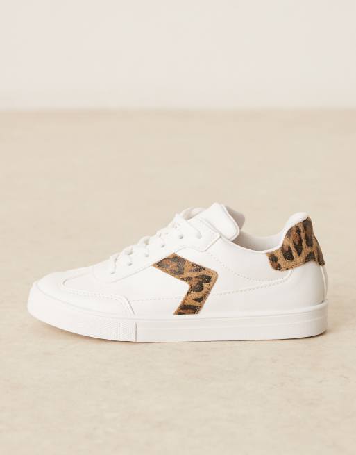 ASOS DESIGN Drift lace up trainers in white, 2 of 5