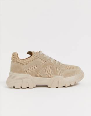 tan chunky trainers