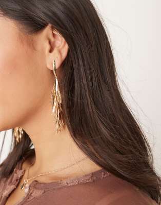 drop earrings in mini leaf design tassel detail in gold tone