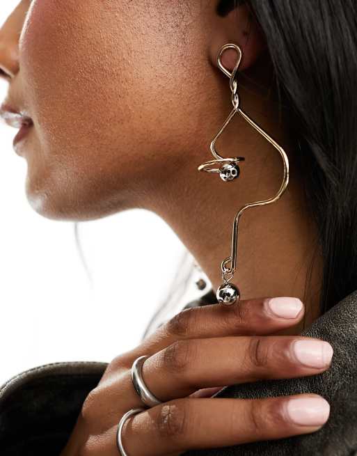 Metal earrings store design