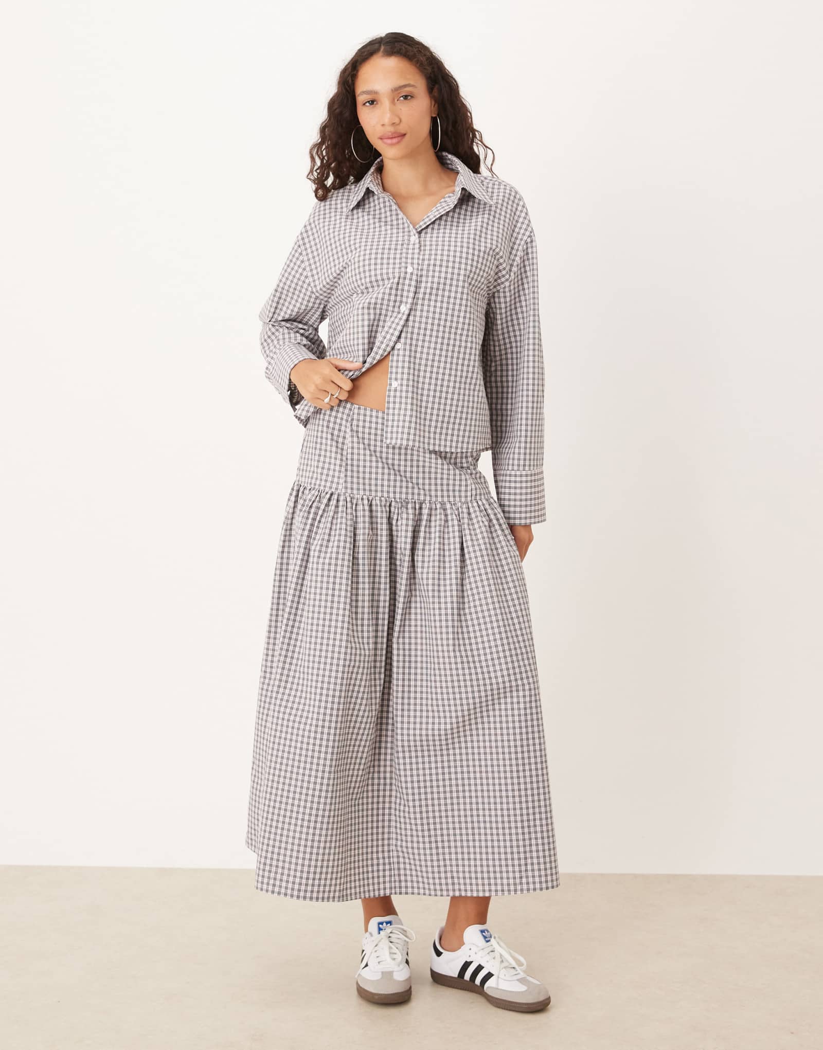 ДИЗАЙНЕРСКАЯ макси-юбка ASOS с заниженной талией по кругу в клетку