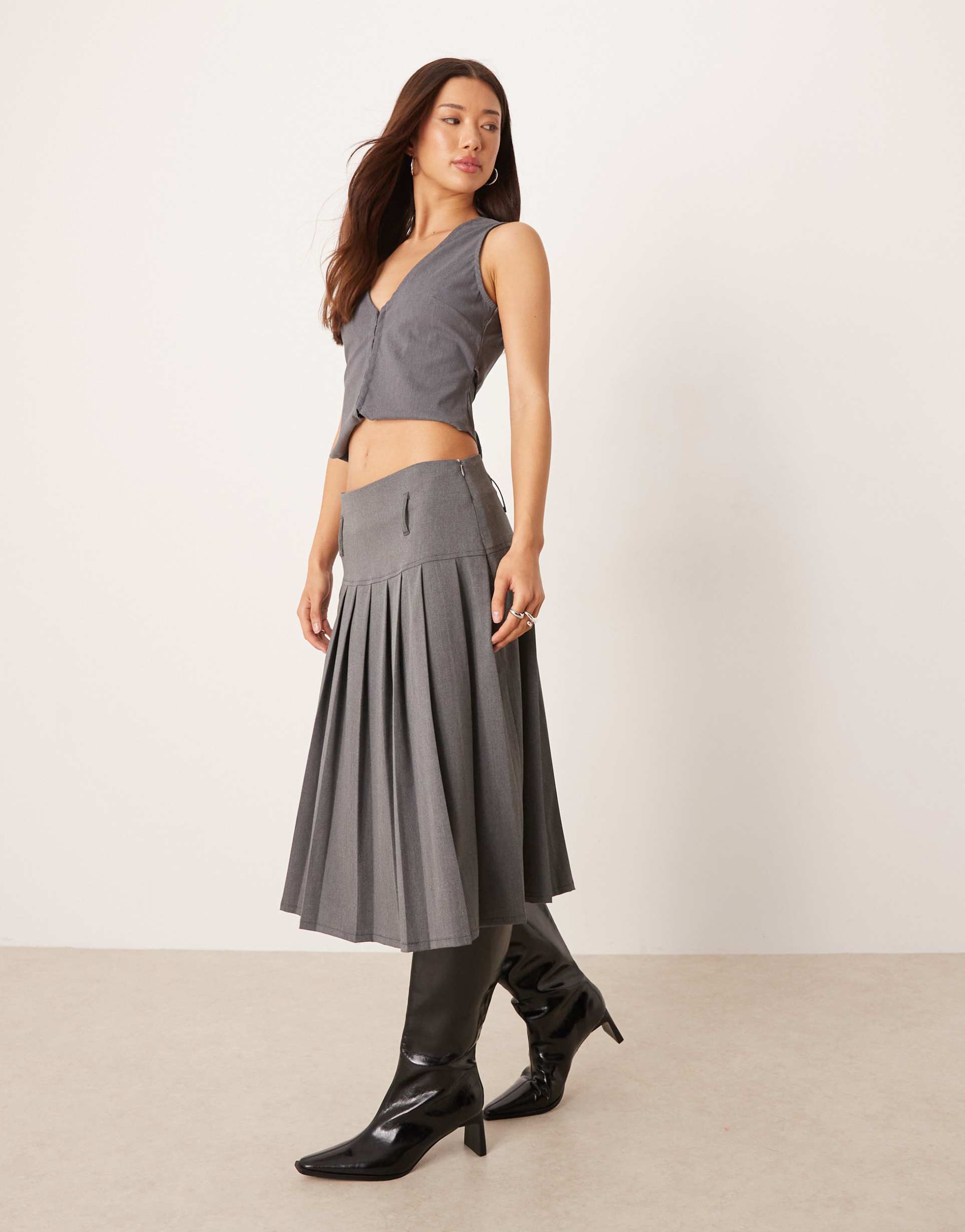 asos design drop waist pleated midi skirt in charcoal gray