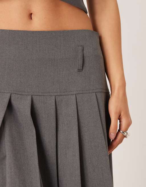 ASOS DESIGN drop waist pleated midi skirt in charcoal grey, 4 of 5