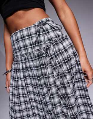 Asos Design Dropped Waist Kilt Mid Skirt In Black