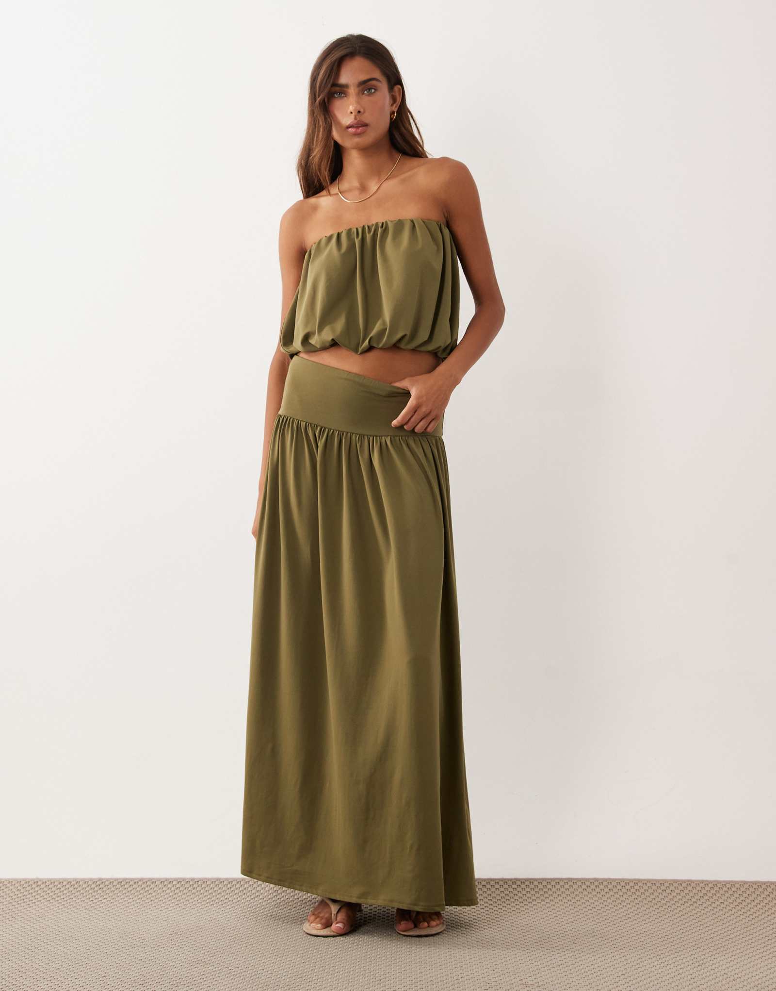 Макси-юбка ASOS DESIGN с заниженной талией и разрезом цвета хаки - часть комплекта цвета хаки