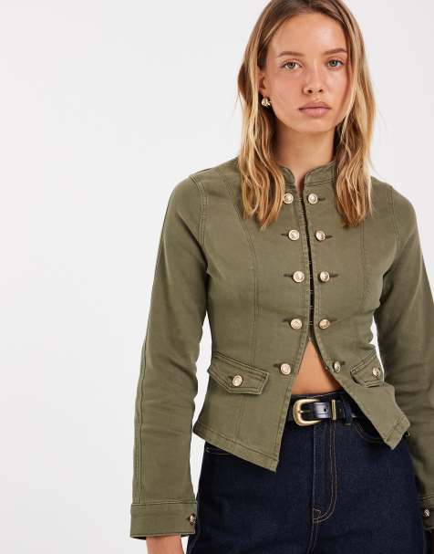 ASOS DESIGN – Drummer Boy – Knapp geschnittene Jeansjacke in Khaki im Militärstil - view 1