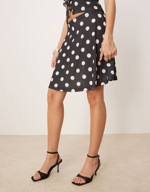 ASOS DESIGN – Dry Handle – Rock in Schwarz mit Punkten, niedrigem Bund und ungewöhnlicher Länge, 2 von 5