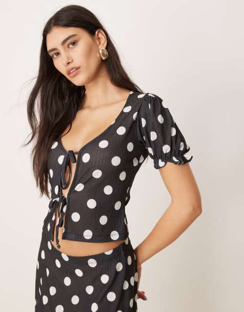 ASOS DESIGN - Dry Handle - Top nero a pois a coste allacciato sul davanti con maniche a sbuffo in coordinato - view 1