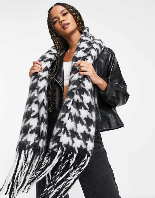 ASOS DESIGN – Długi puszysty szal w pepitkę