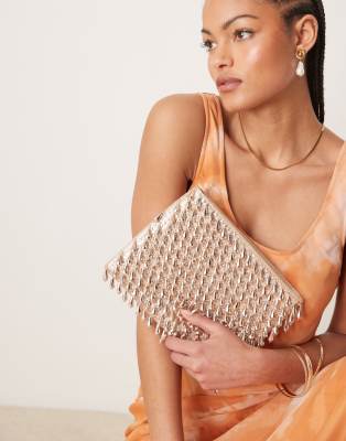 ASOS DESIGN - Durchgehend mit Perlen besetzte Clutch in Roségold, mit Reißverschluss oben-Goldfarben