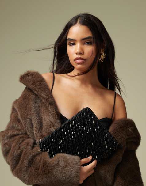 ASOS DESIGN – Durchgehend mit Perlen besetzte Clutch in Schwarz mit Reißverschluss oben - view 1