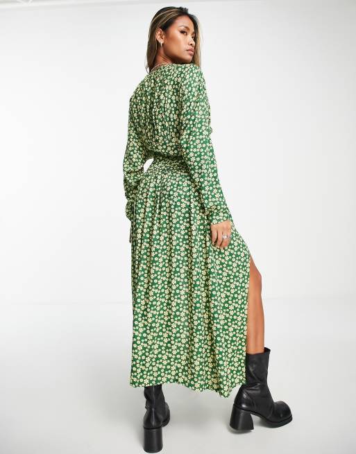 ASOS DESIGN – Durchgeknöpftes Midi-Freizeitkleid in Grün mit Fledermausärmeln und Gänseblümchenmuster, 2 von 4