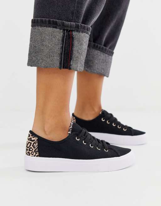 ASOS DESIGN – Dusty – Geschnürte Sneaker in Schwarz mit Leoprint
