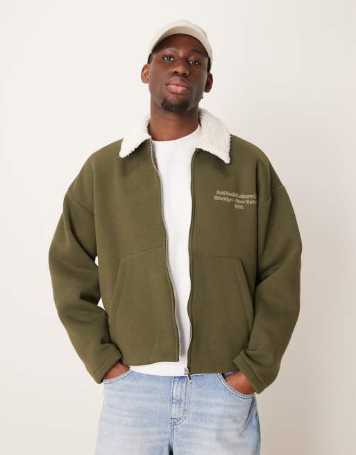 ASOS DESIGN – Dżersejowa kurtka oversize typu coach w kolorze khaki z nadrukiem na piersi i kołnierzem ze sztucznego kożuszka