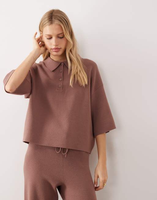 ASOS DESIGN – Brązowobeżowy zestaw: koszulka polo o pudełkowym kroju z ukrytą plisą na guziki i spodnie z szerokimi nogawkami, 3 z 3