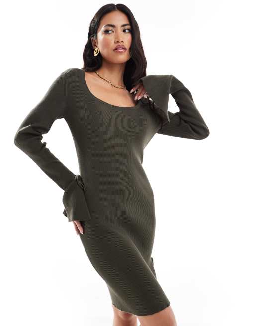 ASOS DESIGN – Dzianinowa sukienka mini z dekoltem U i wiązaniem w kolorze khaki