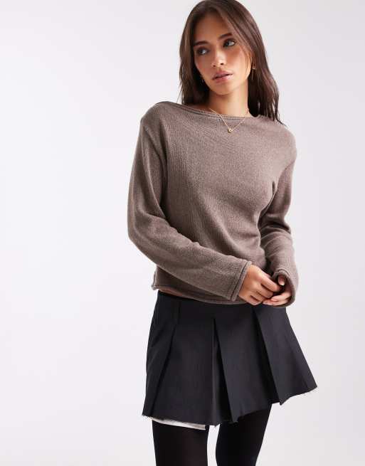 ASOS DESIGN – Dzianinowy top z długimi rękawami w kolorze mokki z odsłoniętymi rękawami