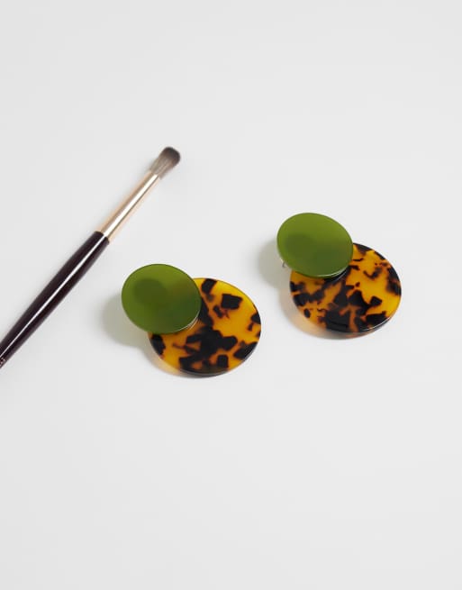 ASOS DESIGN earrings with double drop faux-shell discs in green and tort resin, 5 of 5