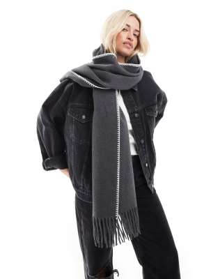 ASOS DESIGN - Écharpe à liseré en point de feston - Anthracite et blanc-Multicolore