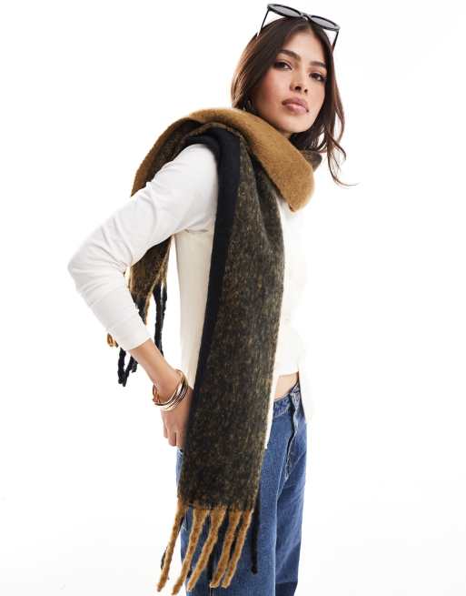 ASOS DESIGN - Écharpe duveteuse bicolore à franges - Camel et noir, 4 de 4