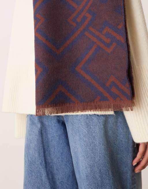 ASOS DESIGN - Écharpe tissée avec monogramme en jacquard - Marron et bleu marine, 2 de 3