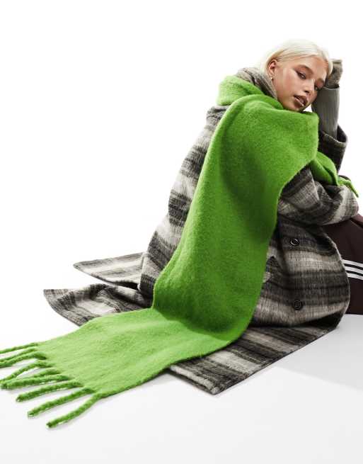 ASOS DESIGN - Écharpe ultra duveteuse à franges - Vert 