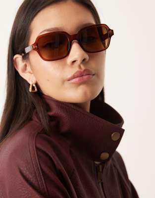 ASOS DESIGN - Eckige Sonnenbrille in Braun mit farblich abgestimmten Gläsern-Brown