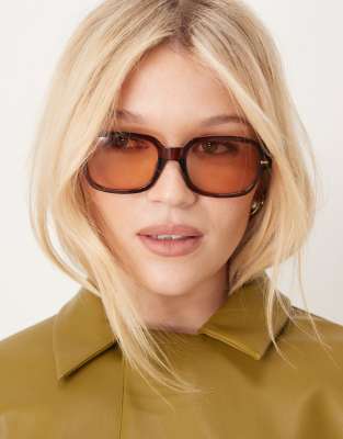 ASOS DESIGN - Eckige Sonnenbrille in Braun mit Gläsern in Orange
