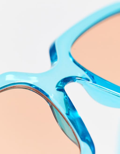 ASOS DESIGN – Eckige Sonnenbrille in Kristallblau mit orangenen Gläsern - MBLUE, 2 von 4