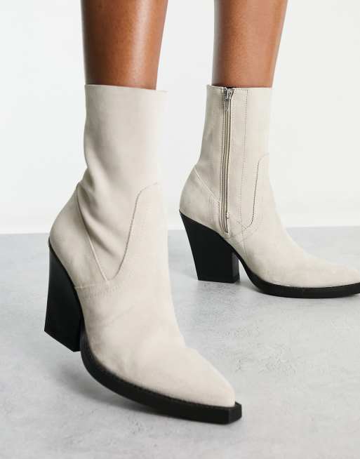 ASOS DESIGN – Eclipse – Hochwertige Western-Stiefel aus Wildleder in gebrochenem Weiß mit weichem Schaft