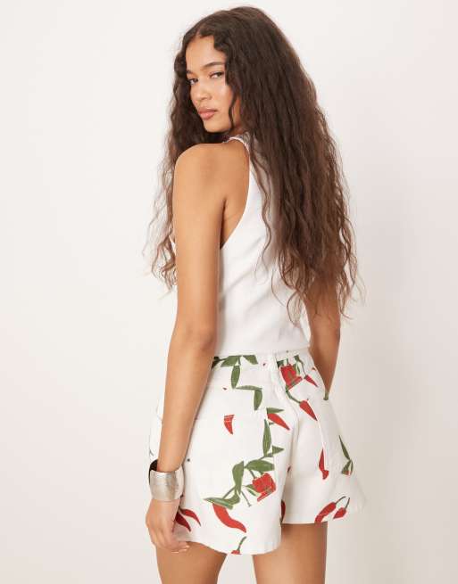 ASOS DESIGN - Ecrufarvede A-formede denimshorts med chiliprint, 4 af 5