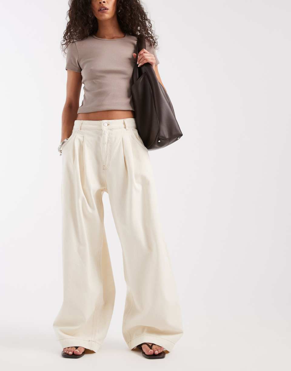 Oversized Horseshoe Jeans