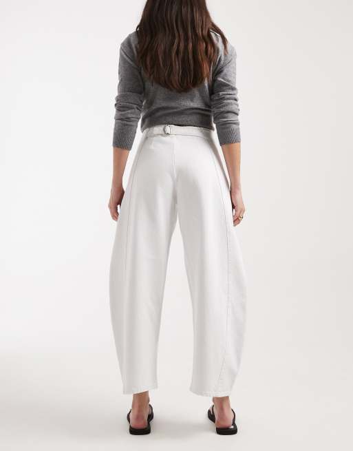 ASOS DESIGN - Ecrufarvede jeans med enkelt snit med tøndeformede ben og indsyet talje, 2 af 5