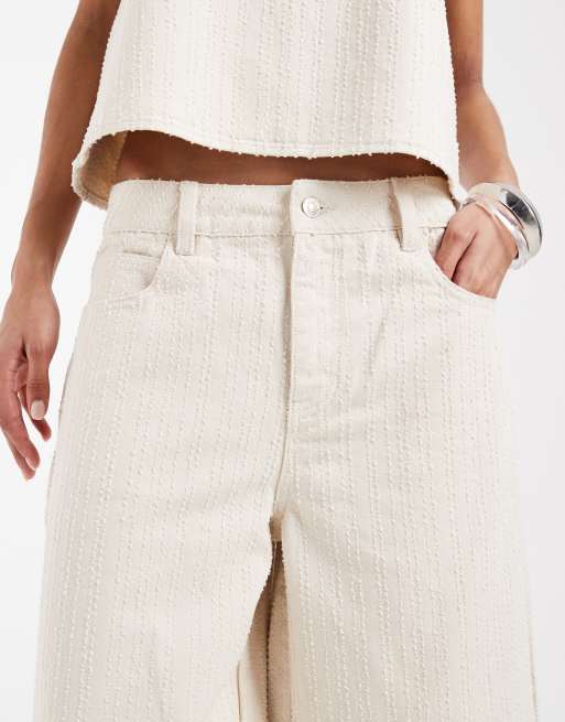 ASOS DESIGN - Ecrufarvede posede bermudashorts i denim med tekstur, 5 af 5